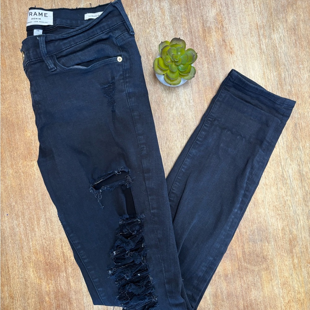 Frame Le Skinny de Jeanne Black Distressed Jeans